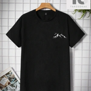 X Attack on Titan Erkek Figürlü ve Harfli Grafik Tişört