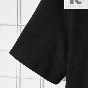 X Attack on Titan Erkek Figürlü ve Harfli Grafik Tişört