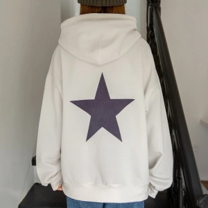 Yıldız Baskılı Damla Omuzlu Kapüşonlu Üst Bej