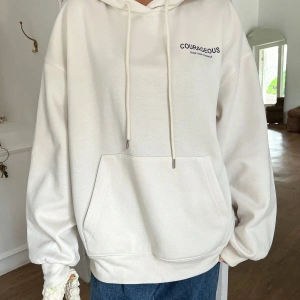 Yıldız Baskılı Damla Omuzlu Kapüşonlu Üst Bej