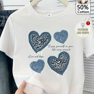 Yıldız Grafikli Yuvarlak Yaka Kısa Kollu Tişört