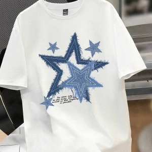Yıldız Grafikli Yuvarlak Yaka Kısa Kollu Tişört