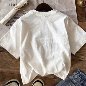 Yıldız Grafikli Yuvarlak Yaka Kısa Kollu Tişört