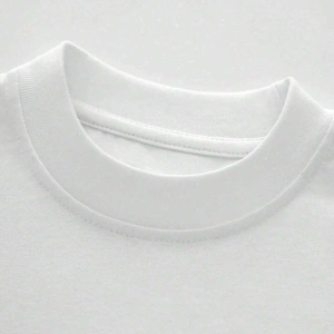 Yıldız Grafikli Yuvarlak Yaka Kısa Kollu Tişört