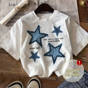 Yıldız Grafikli Yuvarlak Yaka Kısa Kollu Tişört