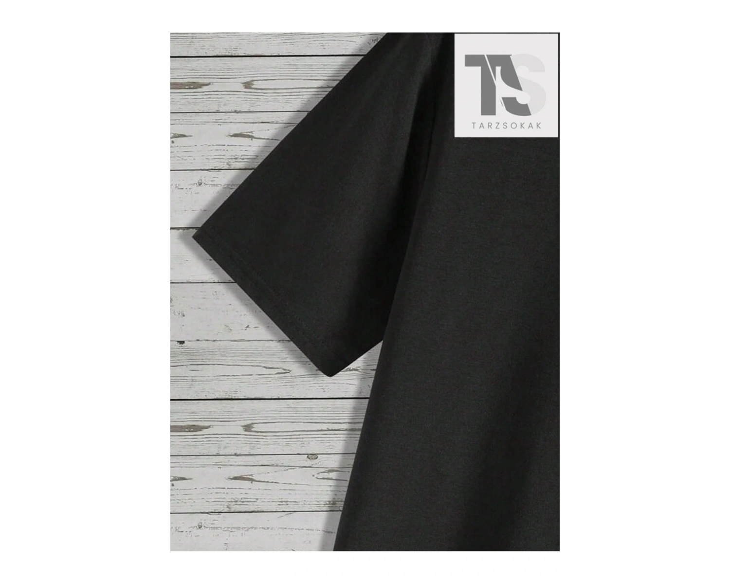 Anime Erkekler Figür ve Harf Grafikli Tişört