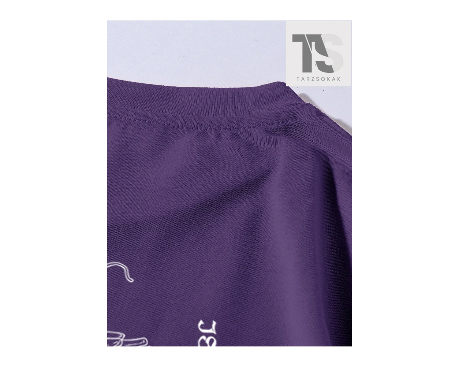 Anime Erkekler Figür ve Harf Grafikli Tişört