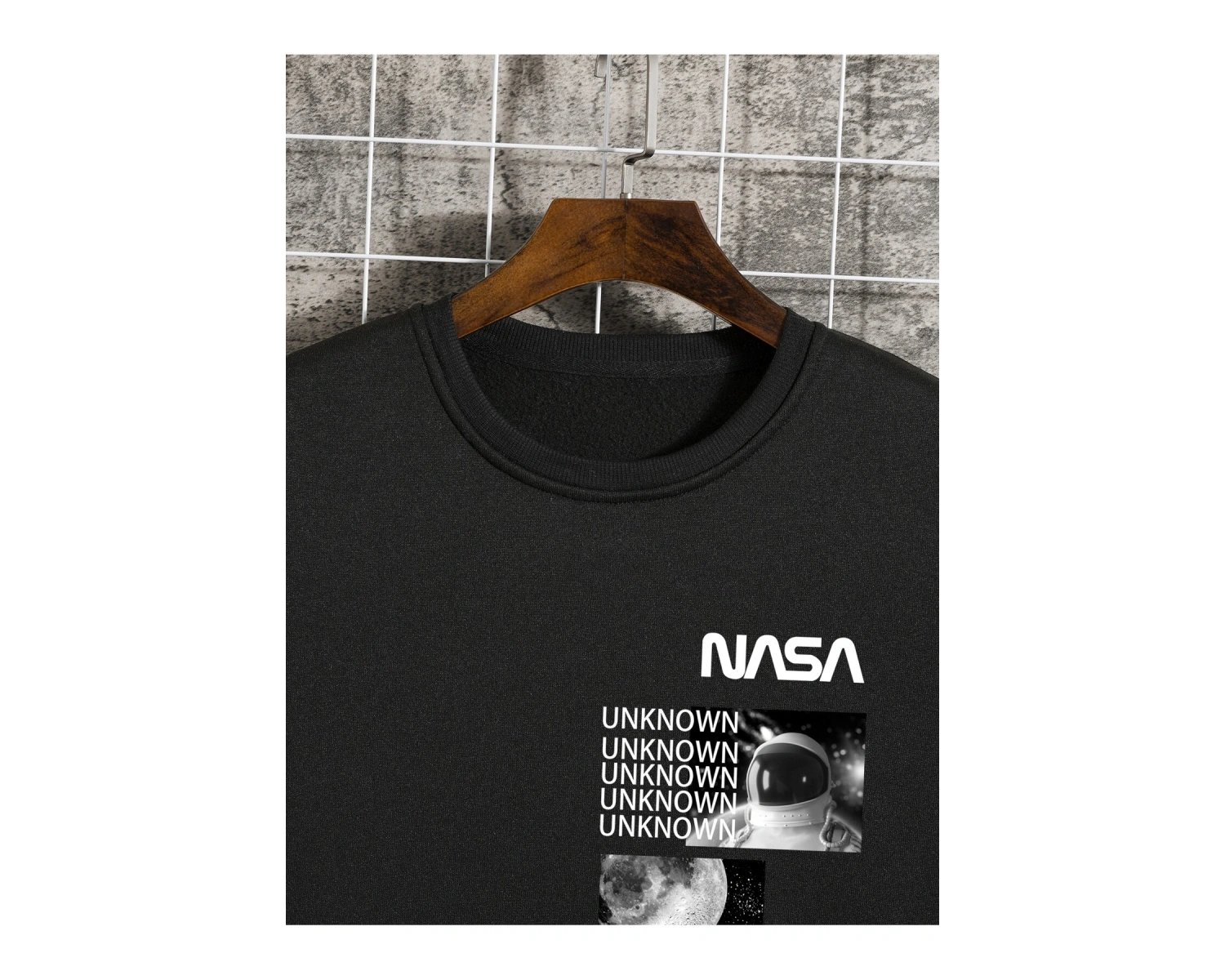 Astronaut And Letter Graphic Lined Sweatshirt Siyah