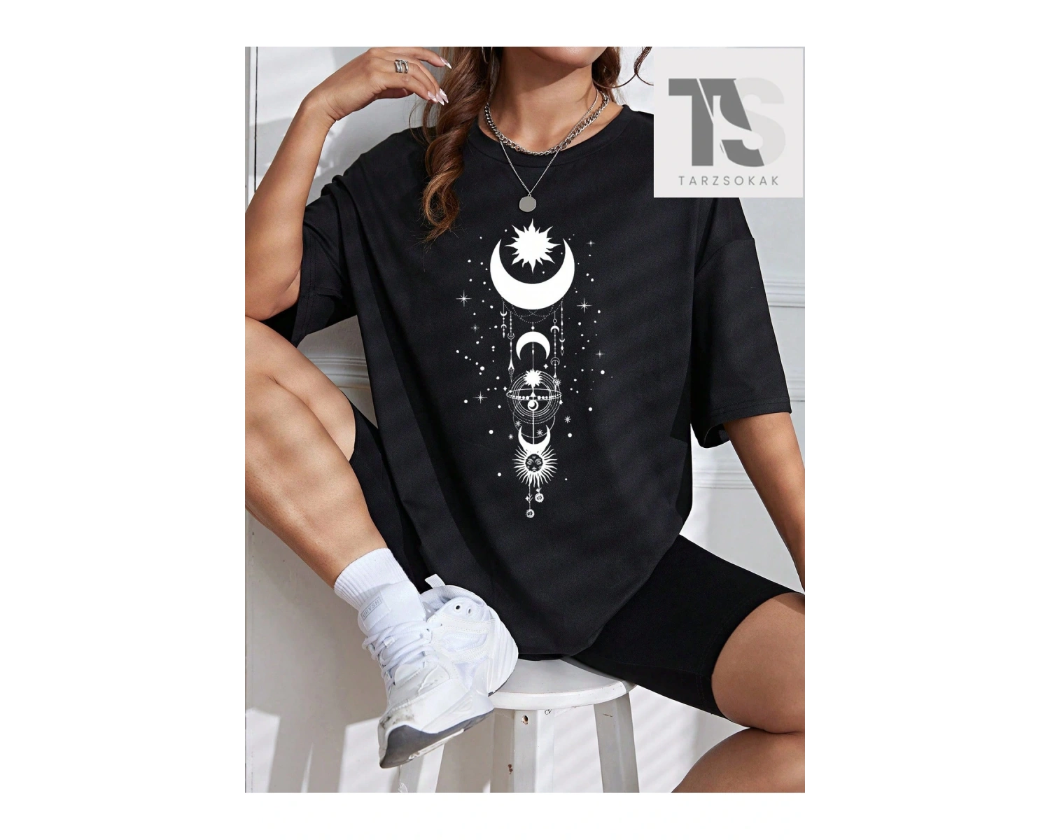 Ay Desenli Düşük Omuz Tişört