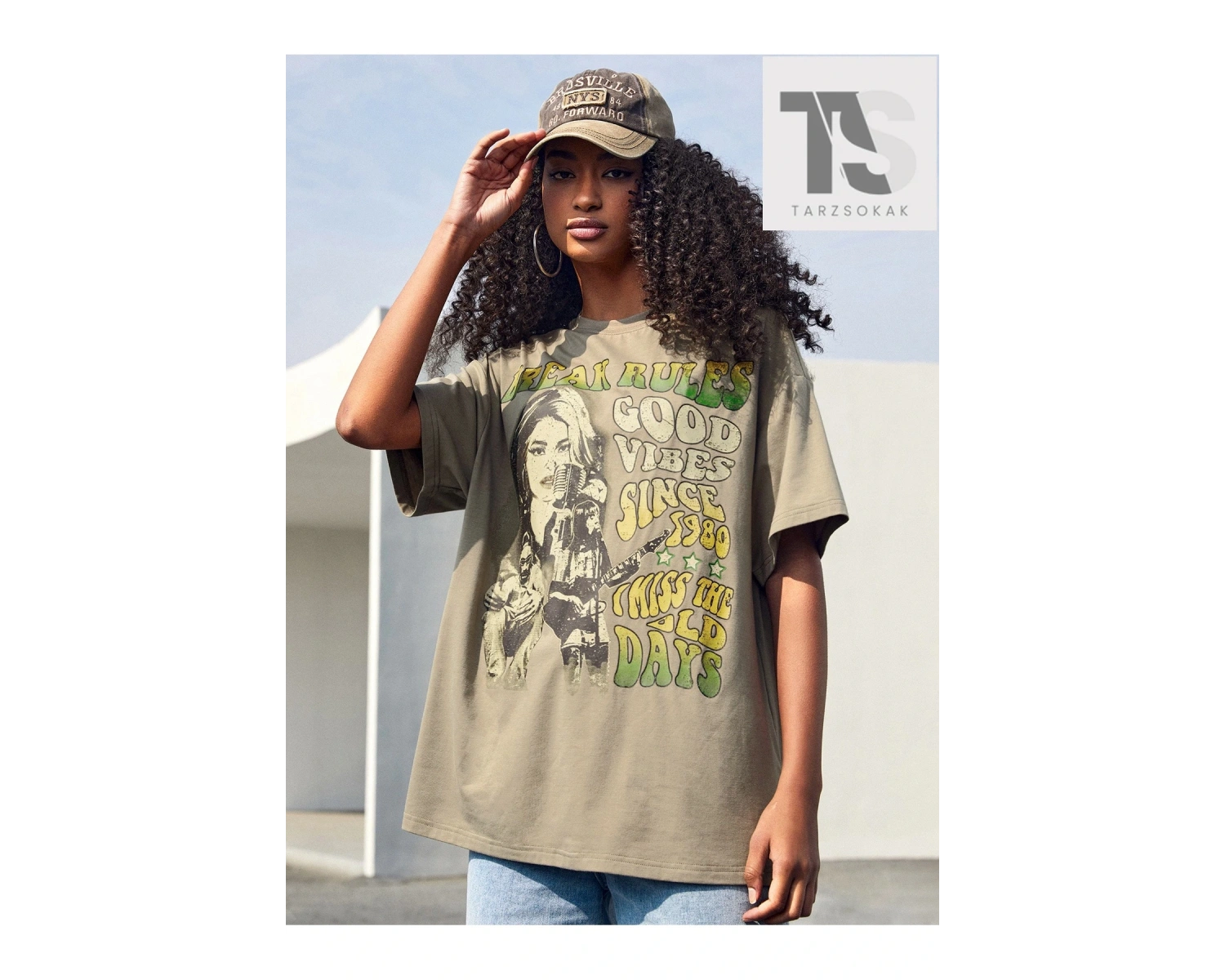 Ayı ve Mektup Grafikli Düşük Omuz Oversize Tişört