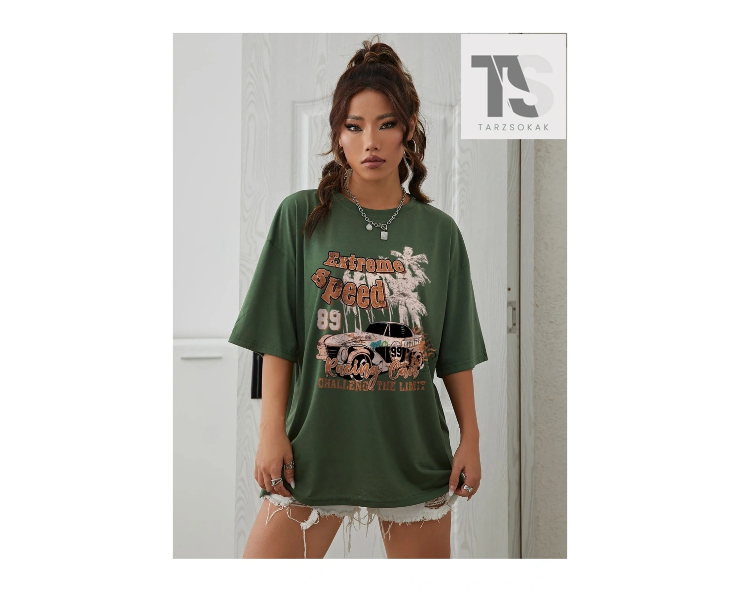 Ayı ve Mektup Grafikli Düşük Omuz Oversize Tişört