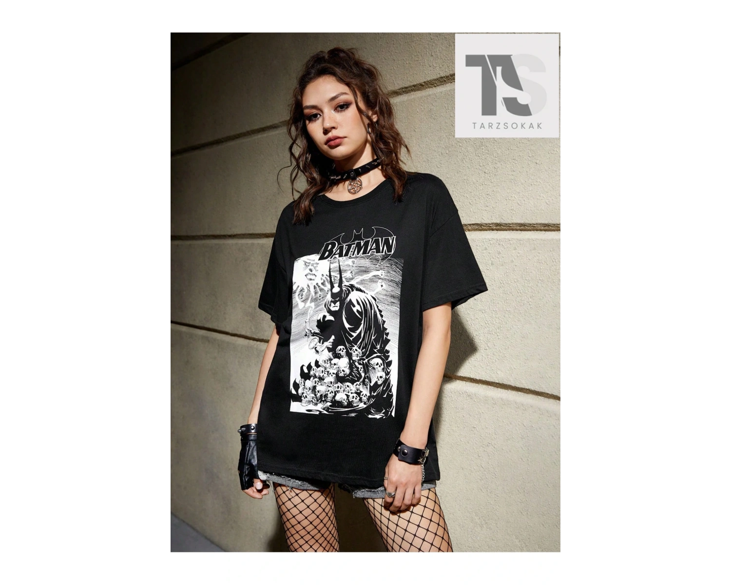 Batman X Harf Grafikli Düşük Omuz Tişört