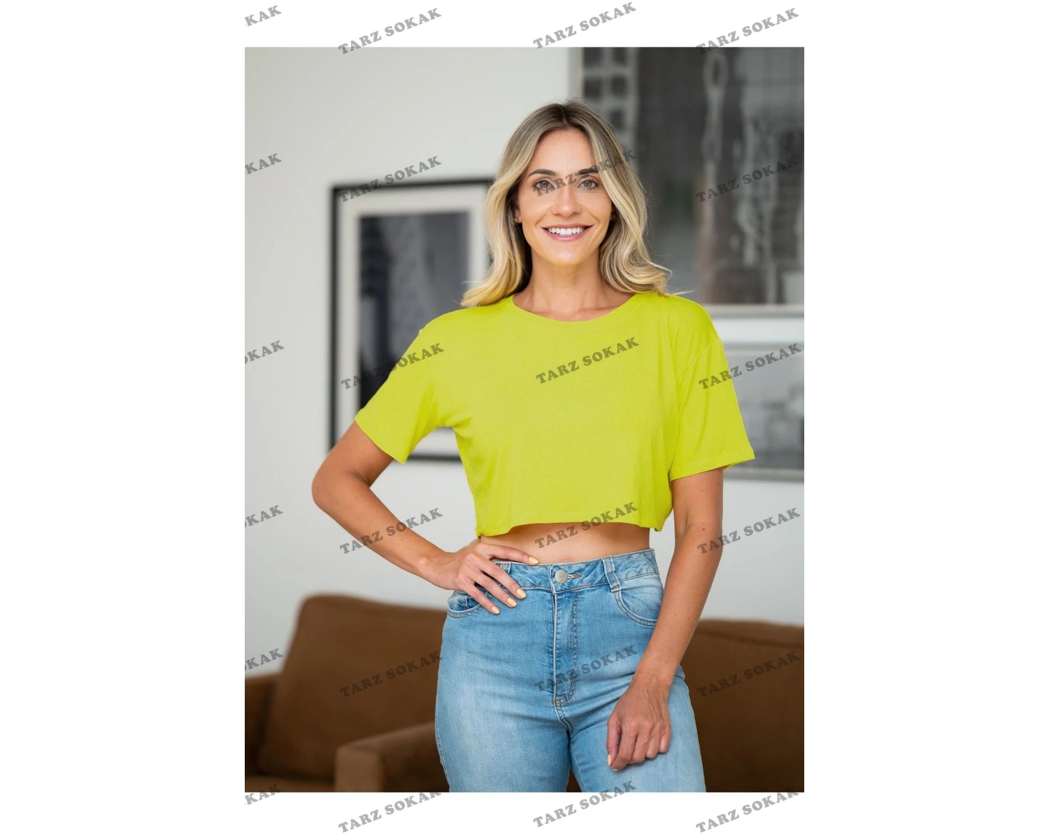 Beyaz %100 Pamuk Bisiklet Yaka Oversize Crop