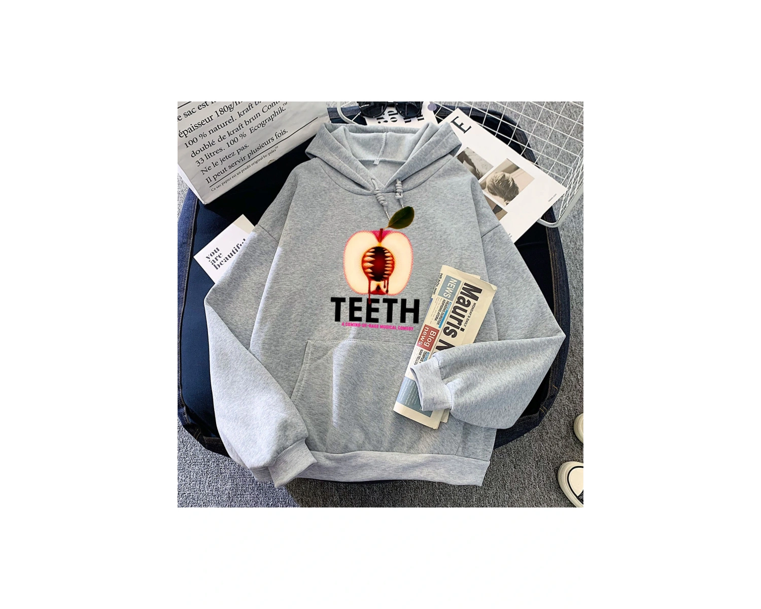 Beyaz Diş Müzikal Komedi Apple Grafik Moletom