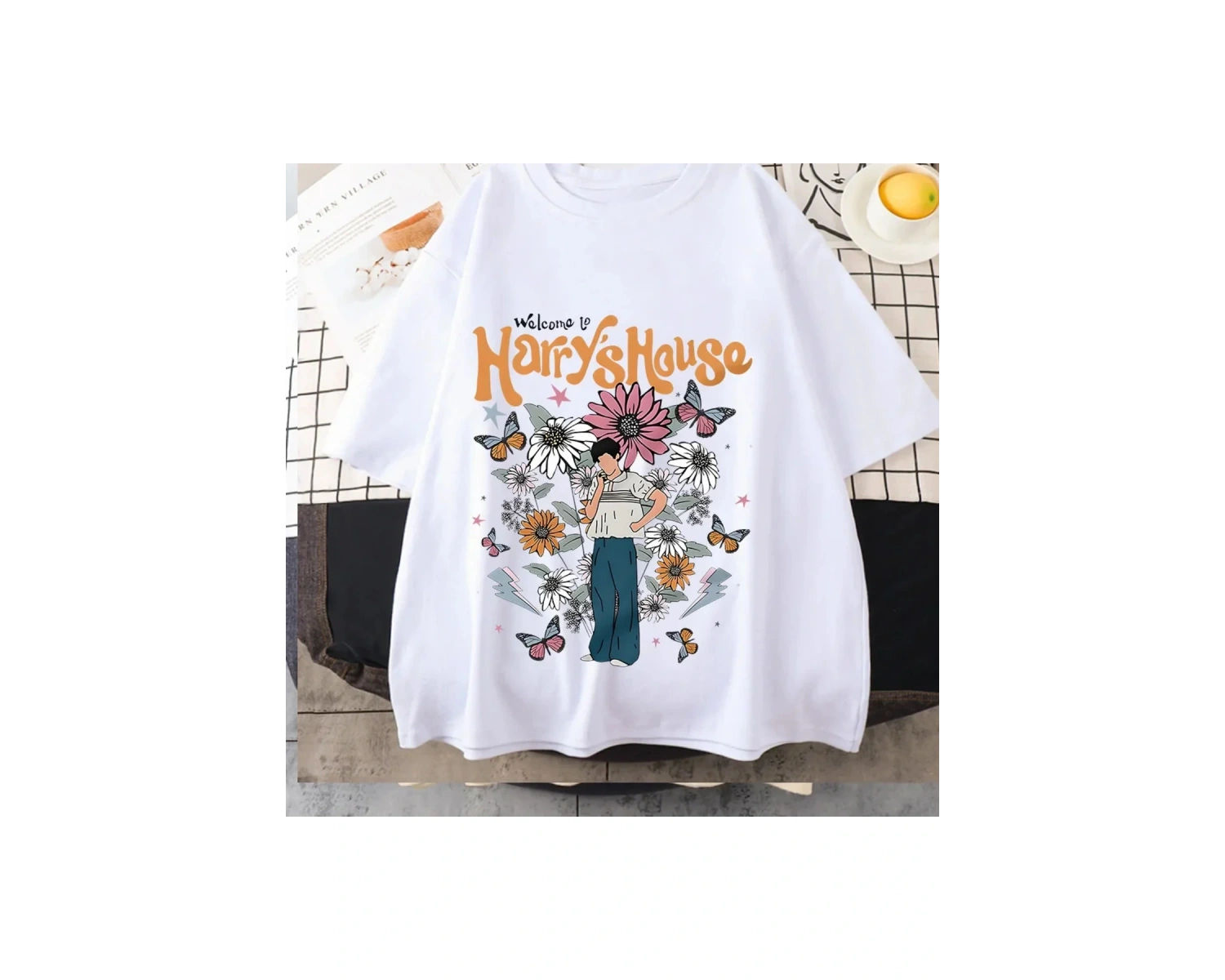 Beyaz Harrys House Yaz Manga Grafik Tee Yumuşak Özgünlük Dilim Yaşam Birey