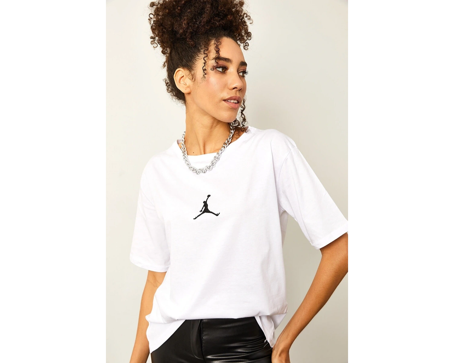 Beyaz Kadın Air Baskılı Bisiklet Yaka Tişört