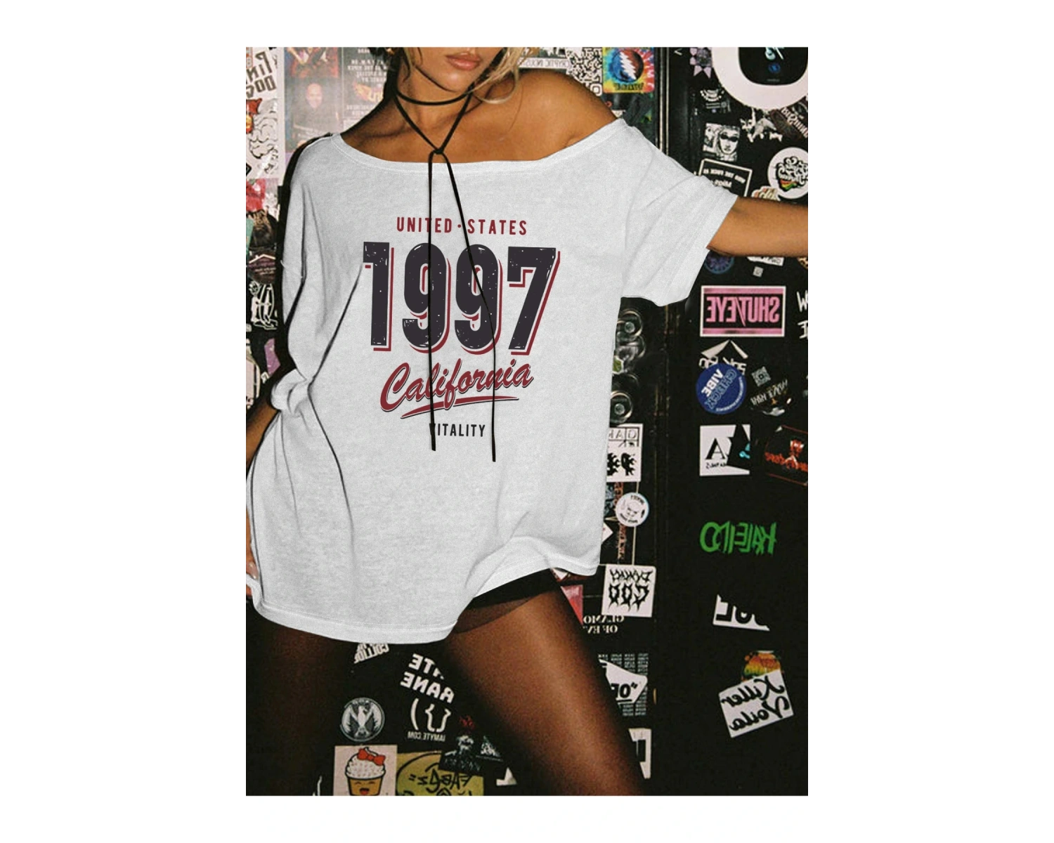 Beyaz Kadın Düşük Omuz Kayık Yaka Baskılı