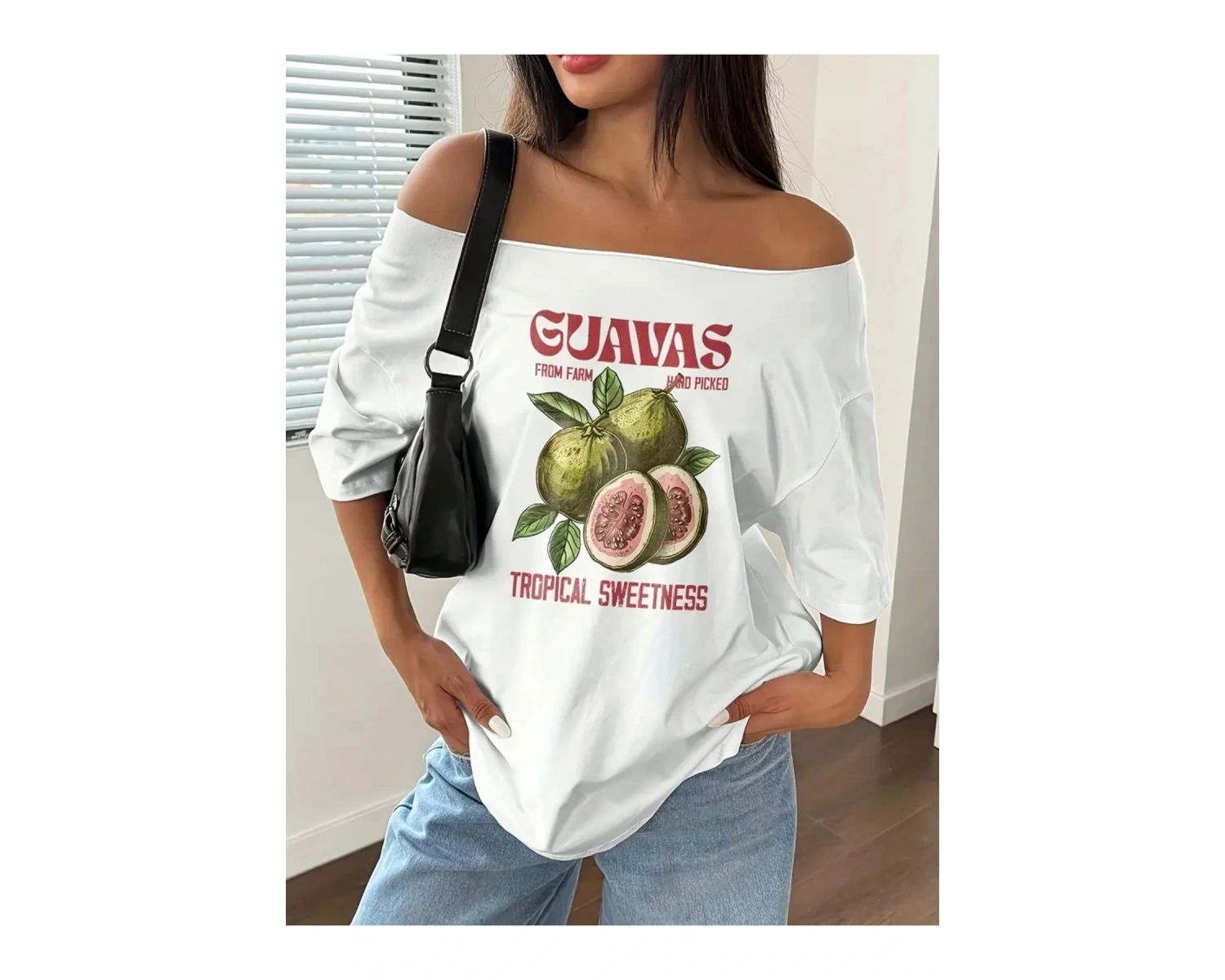 Beyaz Kadın Düşük Omuz Kayık Yaka Baskılı