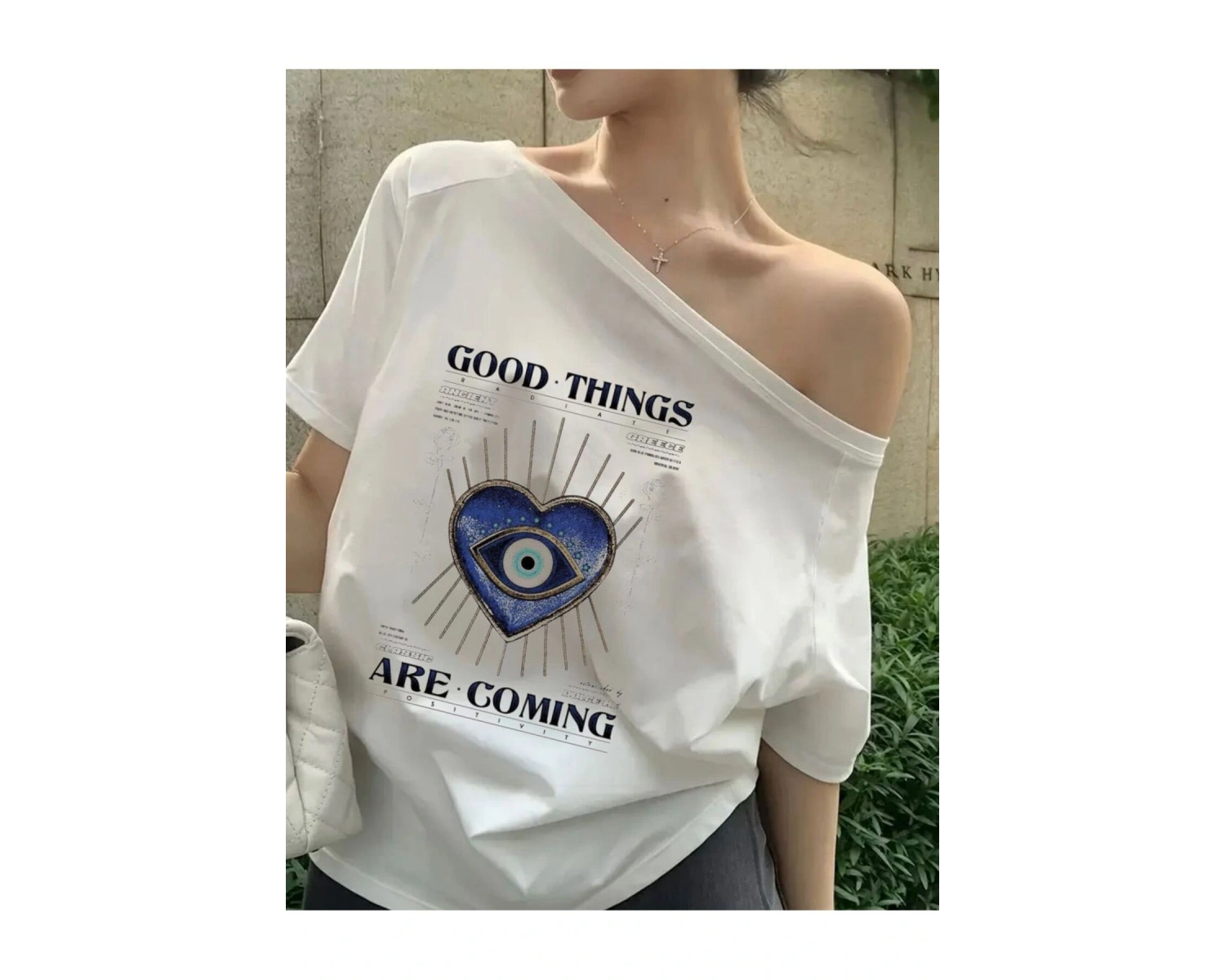 Beyaz Kadın Düşük Omuz Kayık Yaka Good Things Baskılı