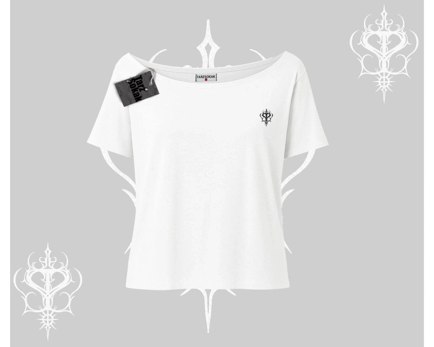 Beyaz Kayık yaka Tişört Özel logolu