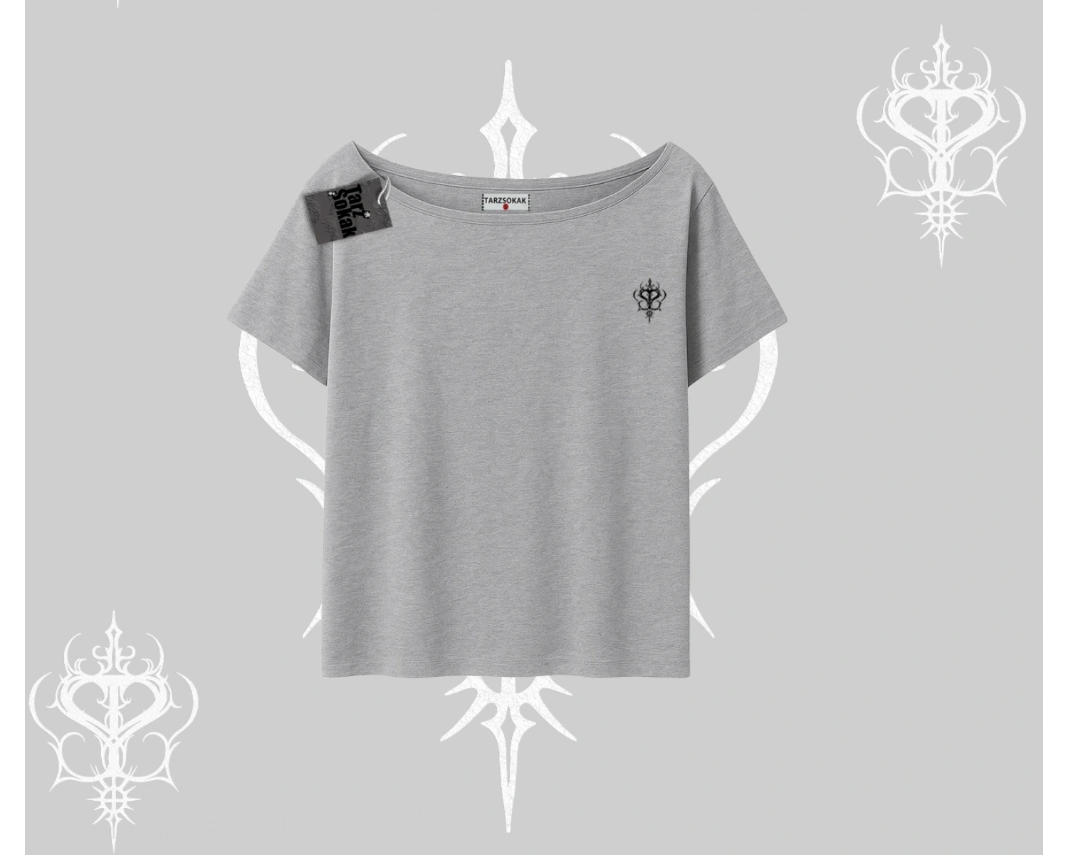 Beyaz Kayık yaka Tişört Özel logolu