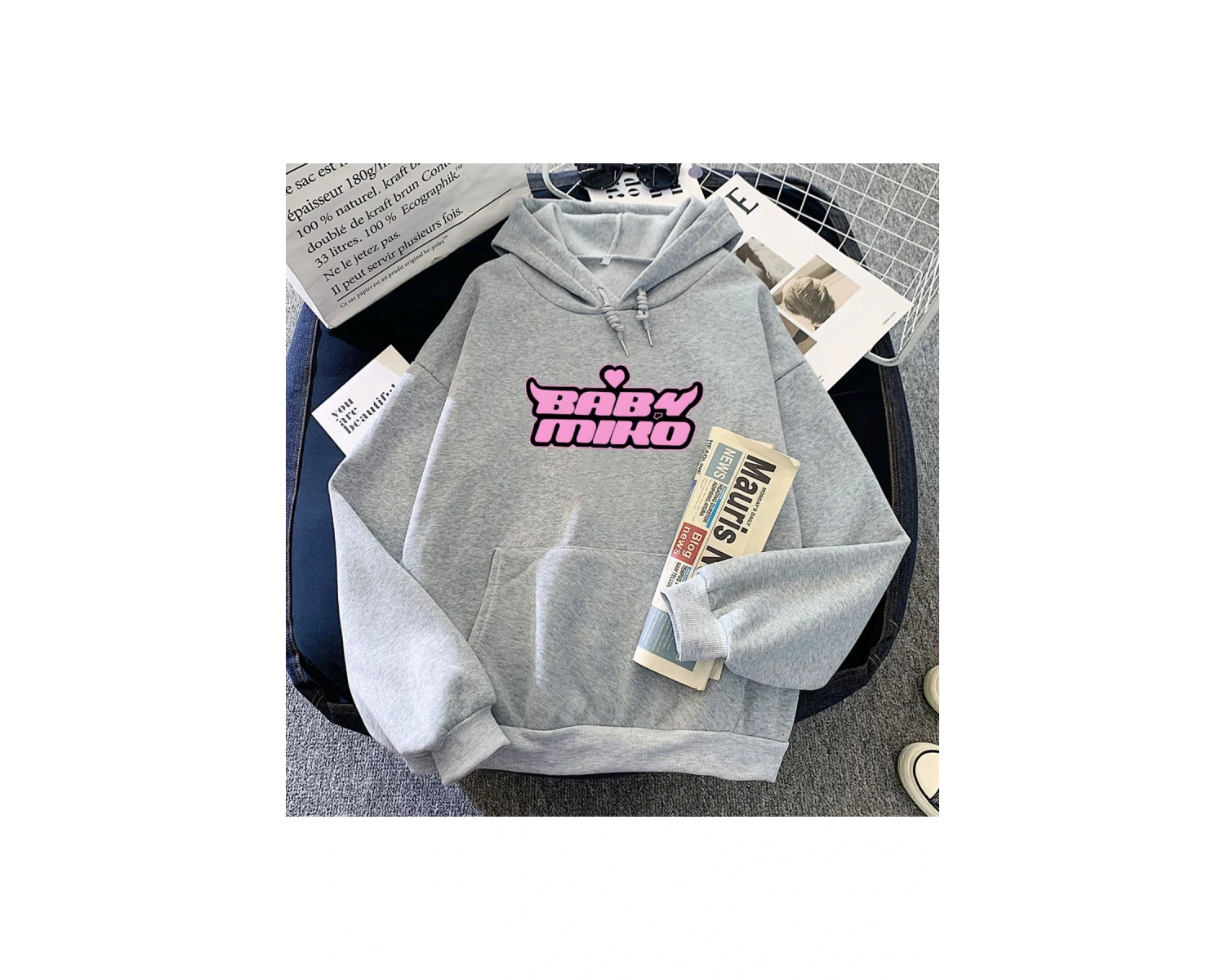 Beyaz kıcı genç Miko BabyMiko