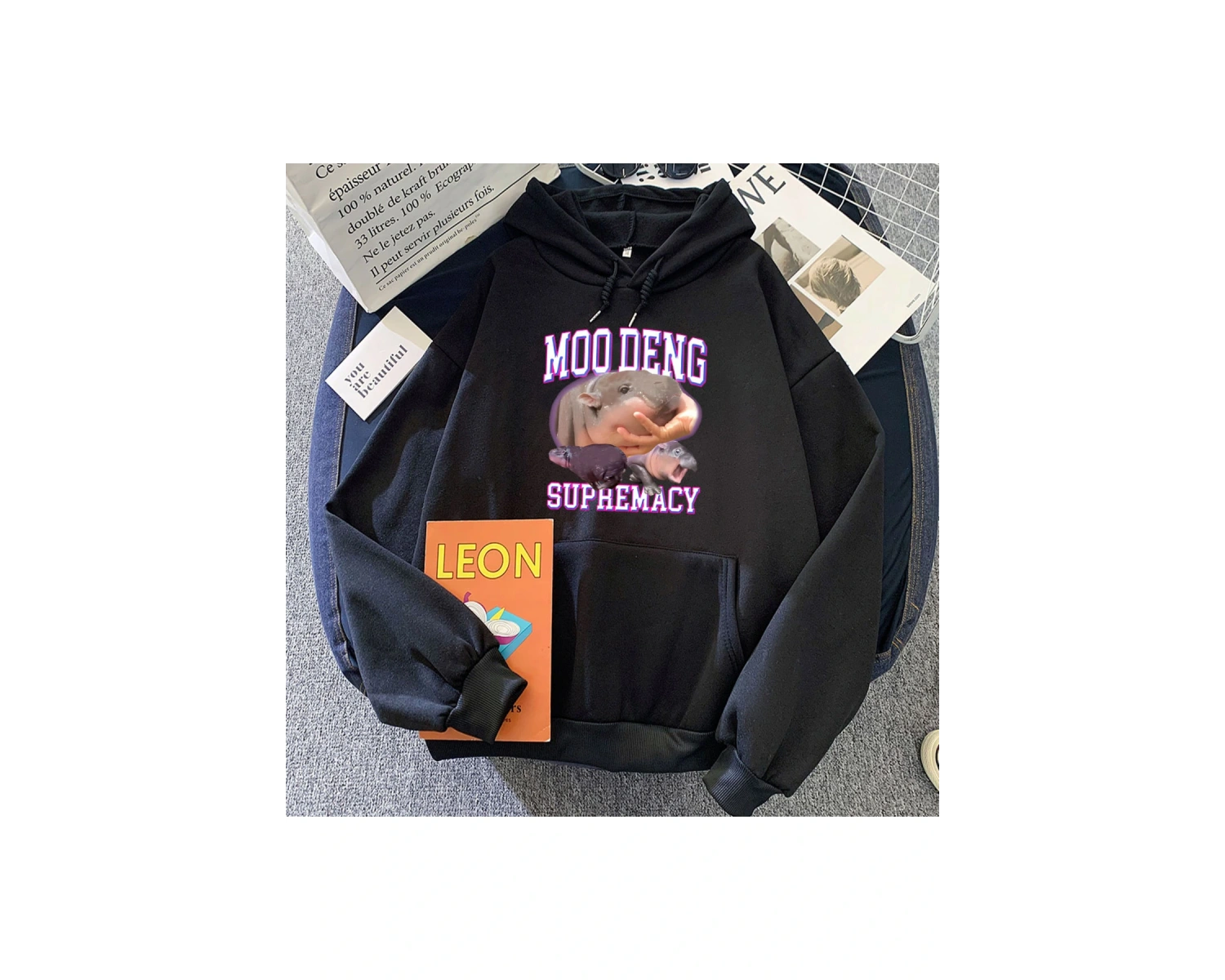 Beyaz kıyafetleri Moo Deng sevimli Hippo grafiku u kari