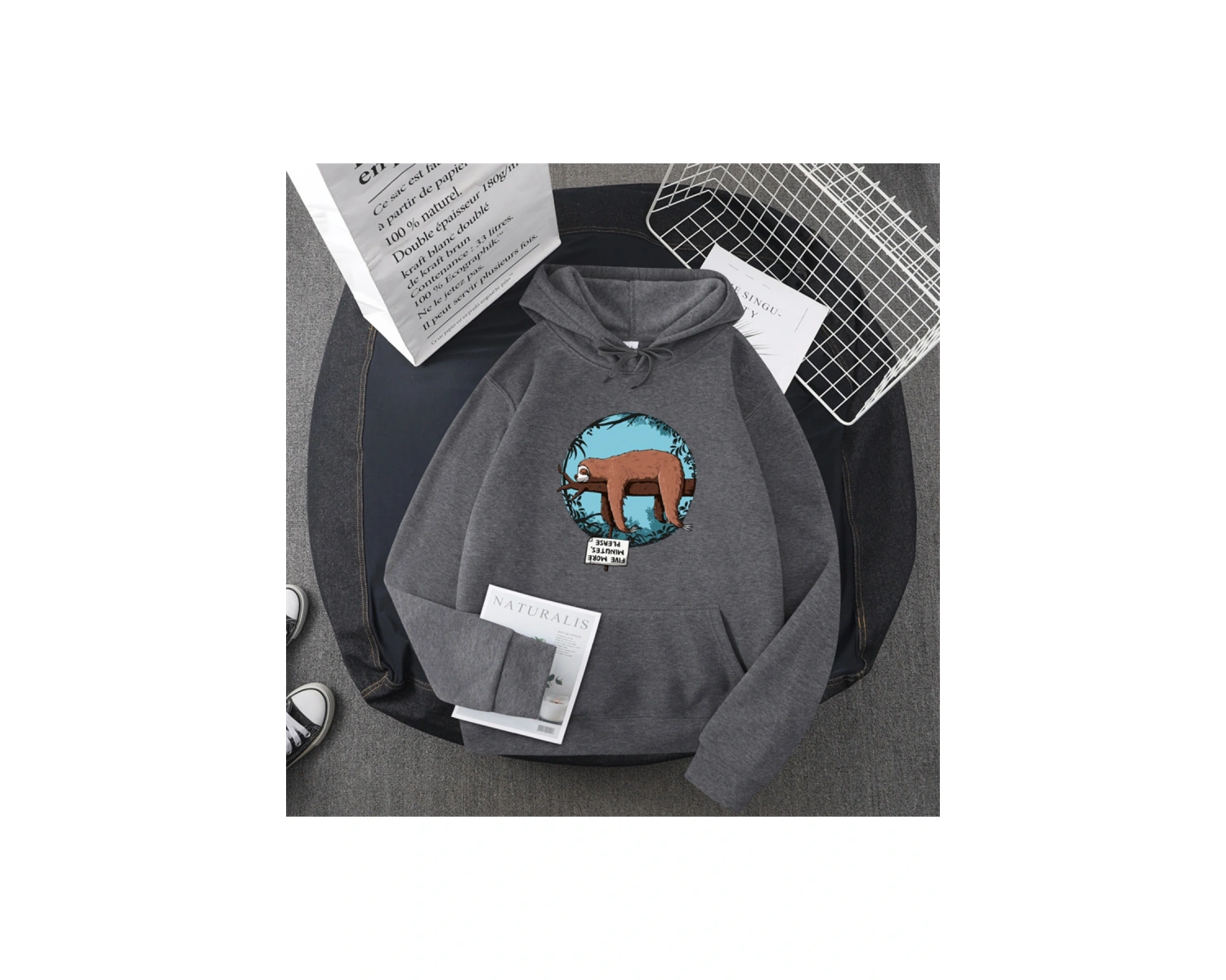 Beyaz Koala bir tembellik üzerimde