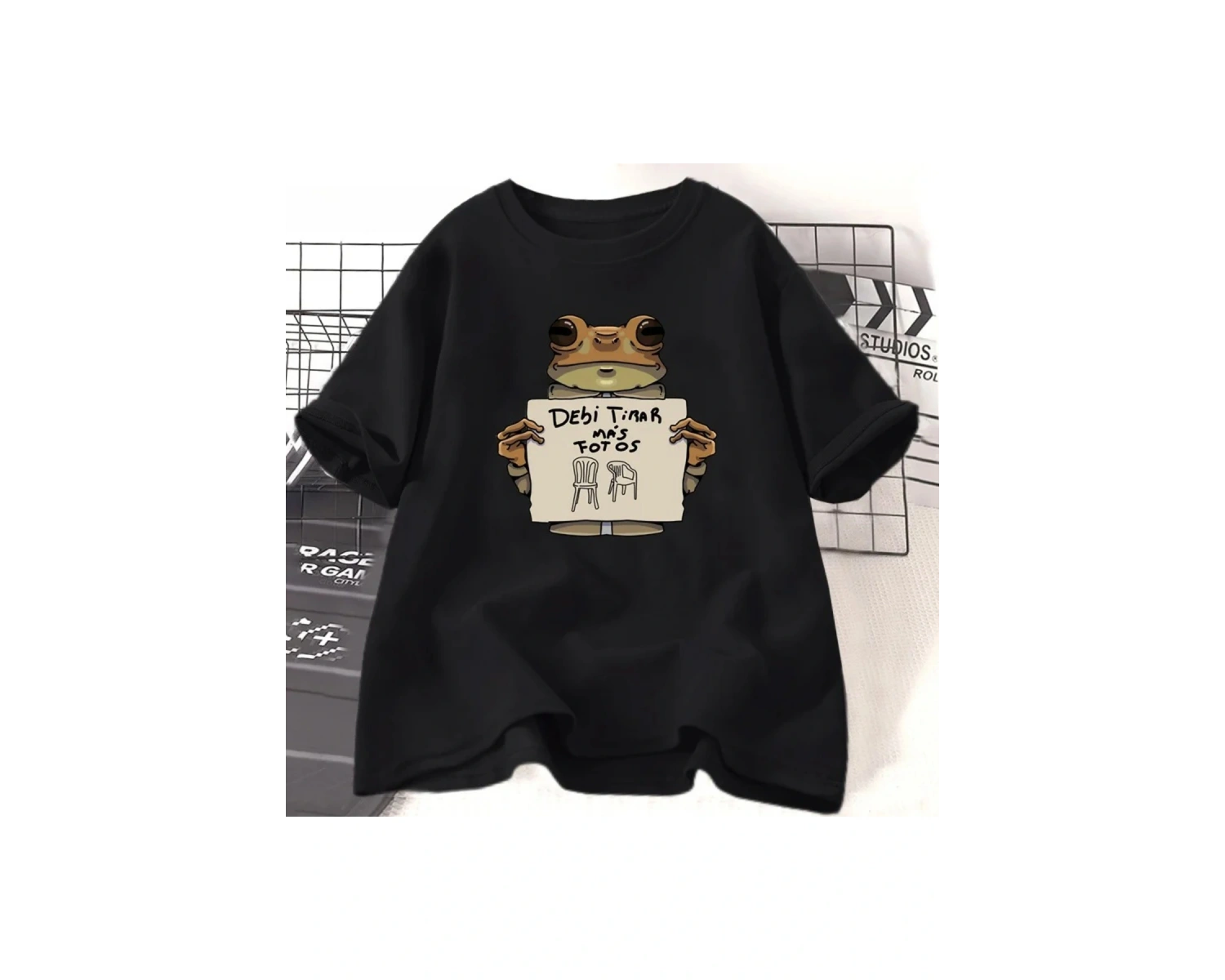 Beyaz Komik Kurbağa Dtmf Nedensel Debi Tirar Mas Fotoğrafları Baskılı O B