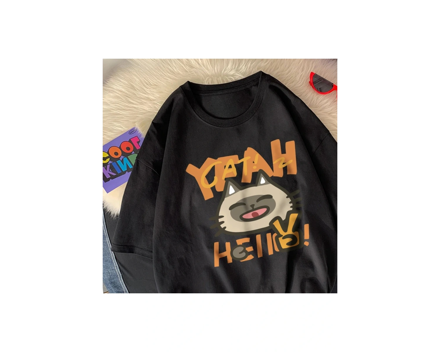 Beyaz Merhaba küçük kedi deyin an karikatür baskı üstleri o-boyun yumuşak kısa kol