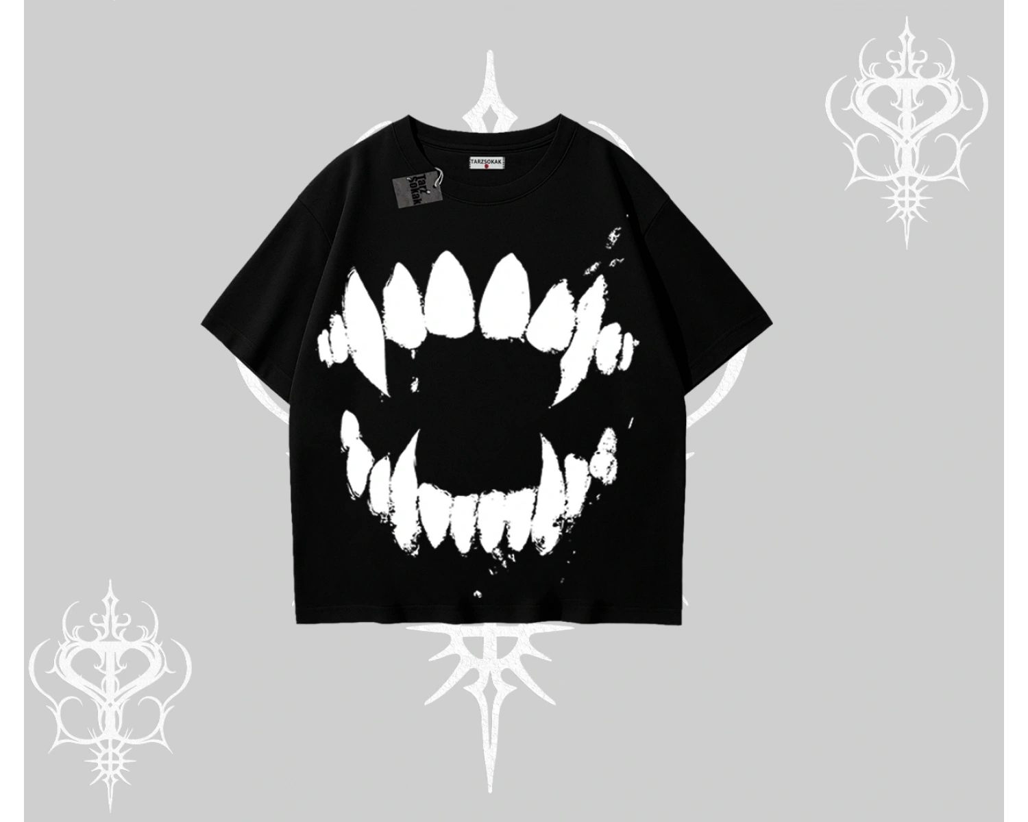 Beyaz Oversize Tişört Vampir Dış