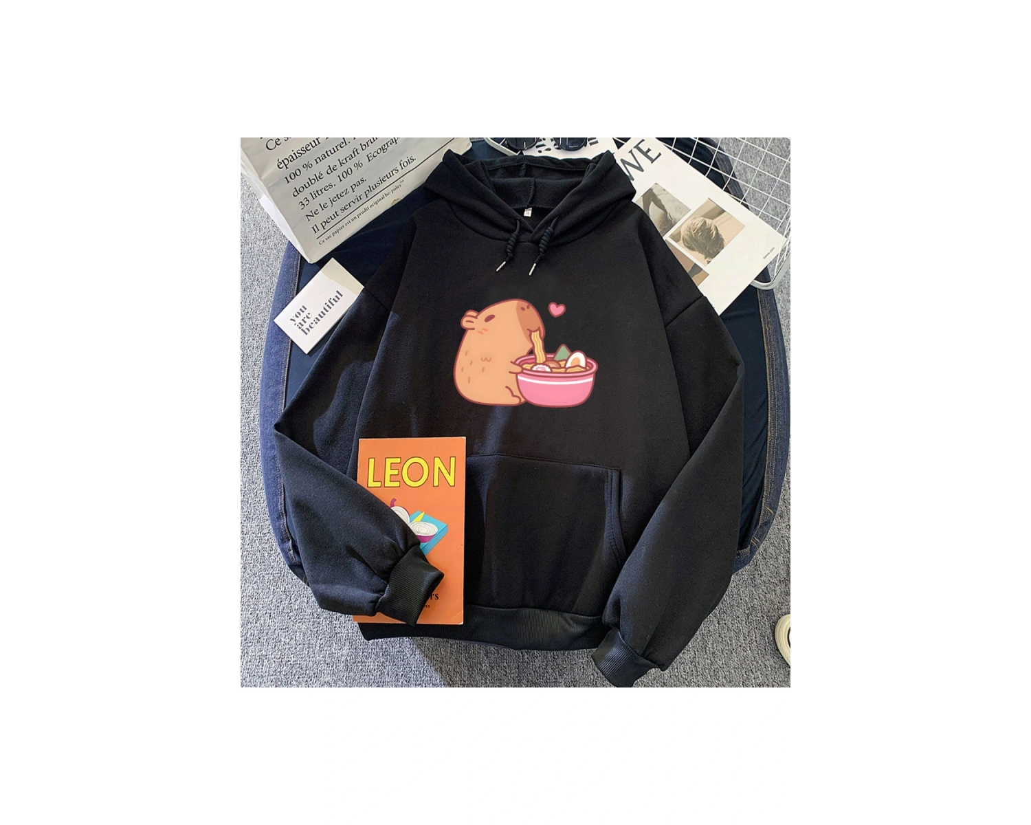 Beyaz Sevimli Capybara yeme Ra Hoodies Kawaii karikatür grafikul