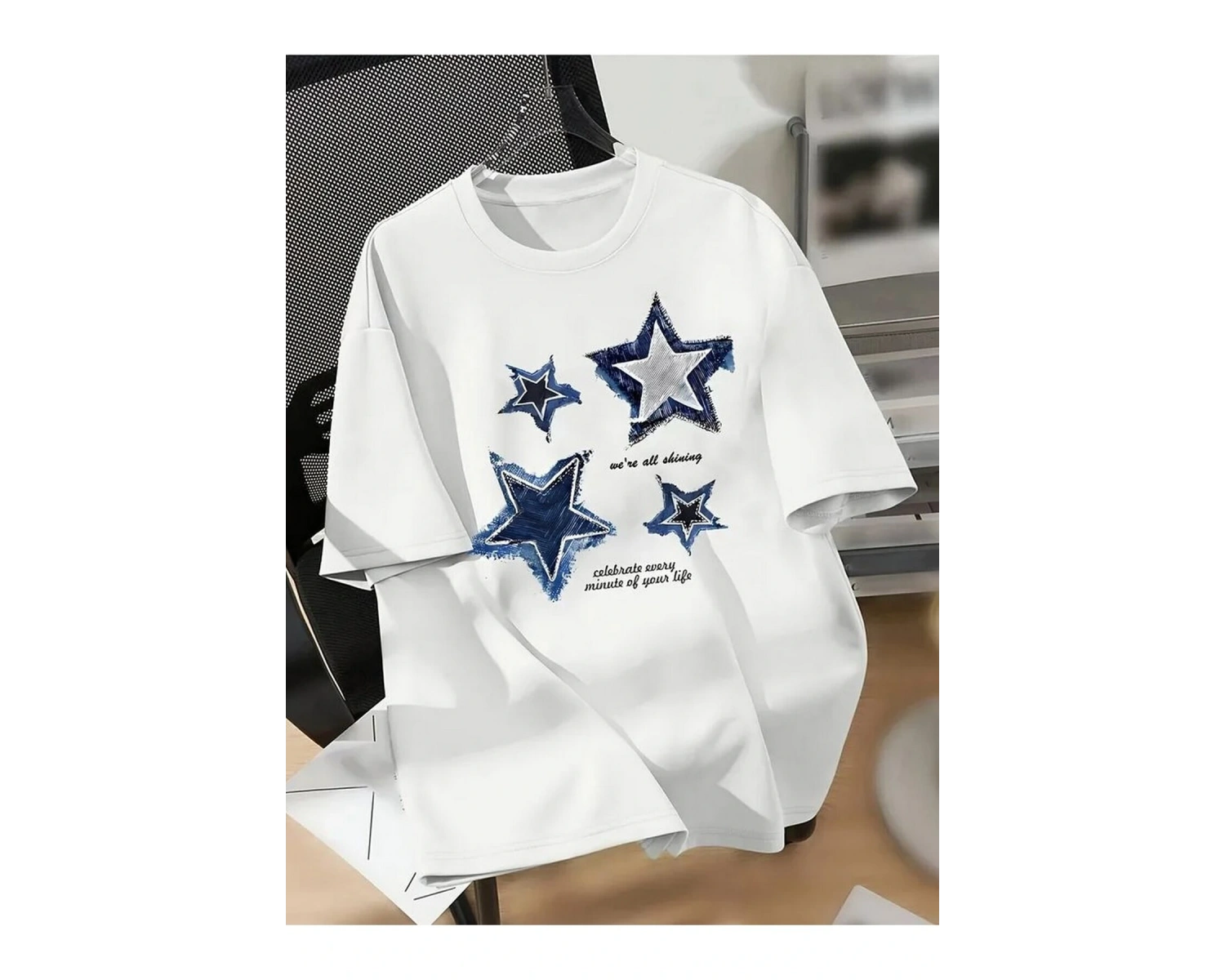 BEYAZ T SHIRT YILDIZ DESENLİ