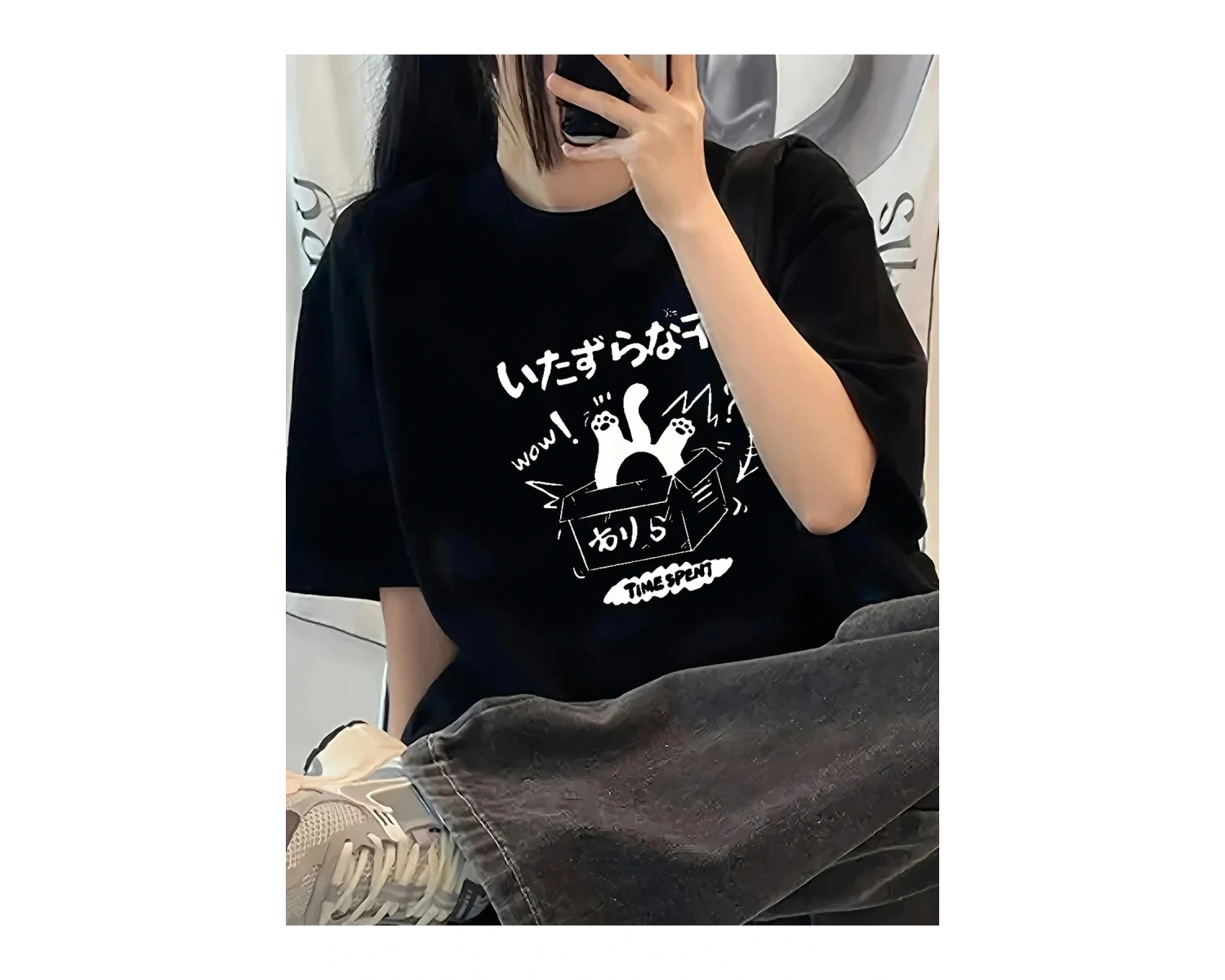 Beyaz Yavru Kedi Balık Tutuyor Karikatür Baskı Gevşek O-Boyun Yumuşak Kısa Ko