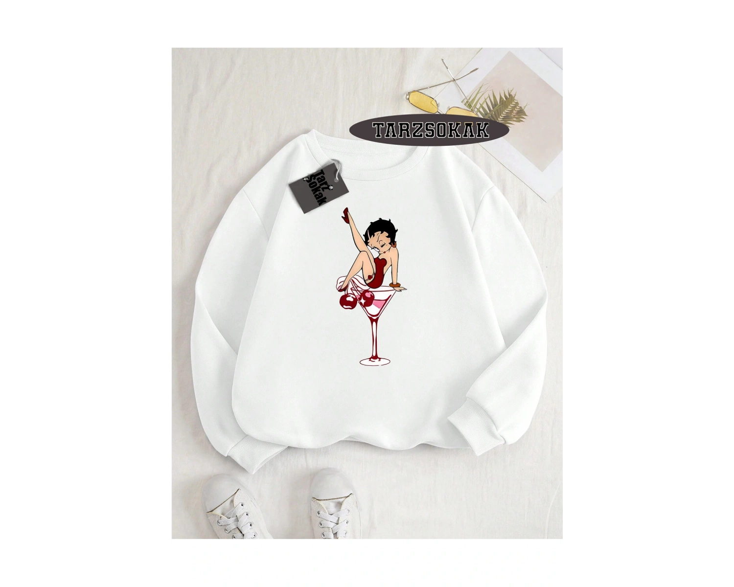 Biskilet Yaka Sweatshirt Beyaz Betty Boop Özel Tasarım