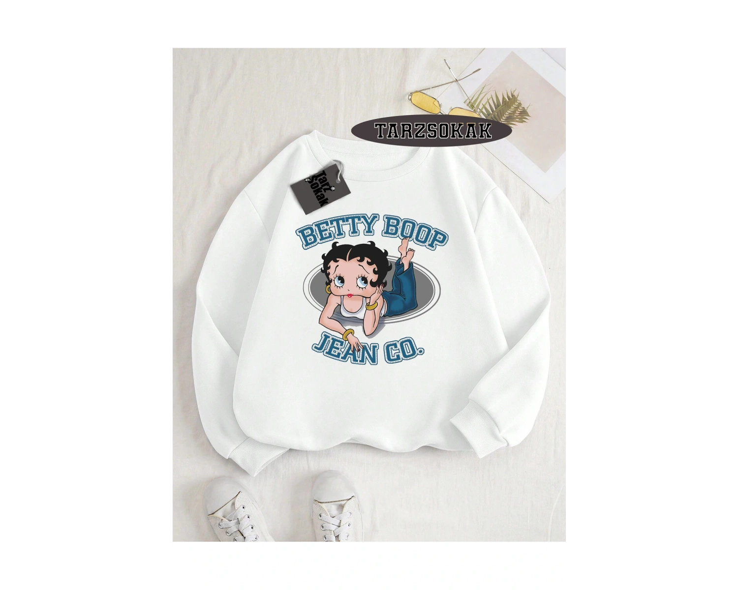 Biskilet Yaka Sweatshirt Beyaz Betty Boop Özel Tasarım