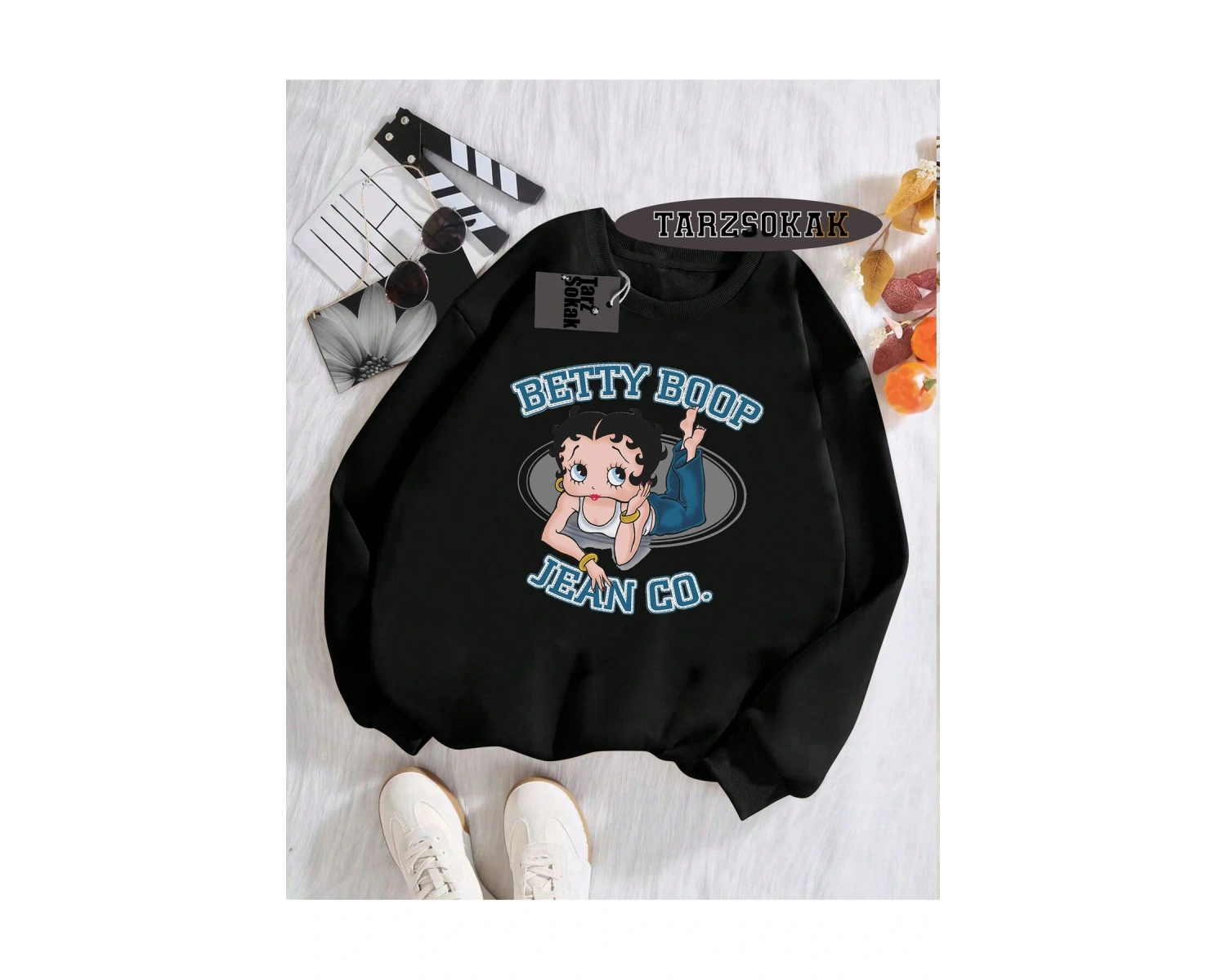 Biskilet Yaka Sweatshirt Beyaz Betty Boop Özel Tasarım