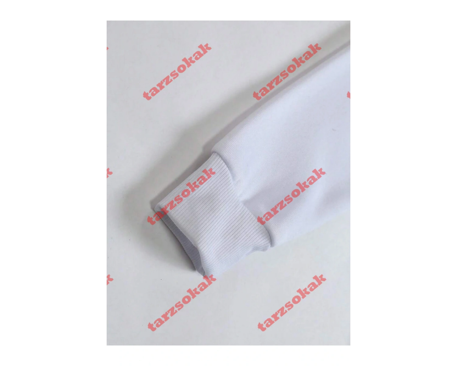 Biskilet Yaka Sweatshirt Beyaz Ç HARFİ İSME Özel Tasarım