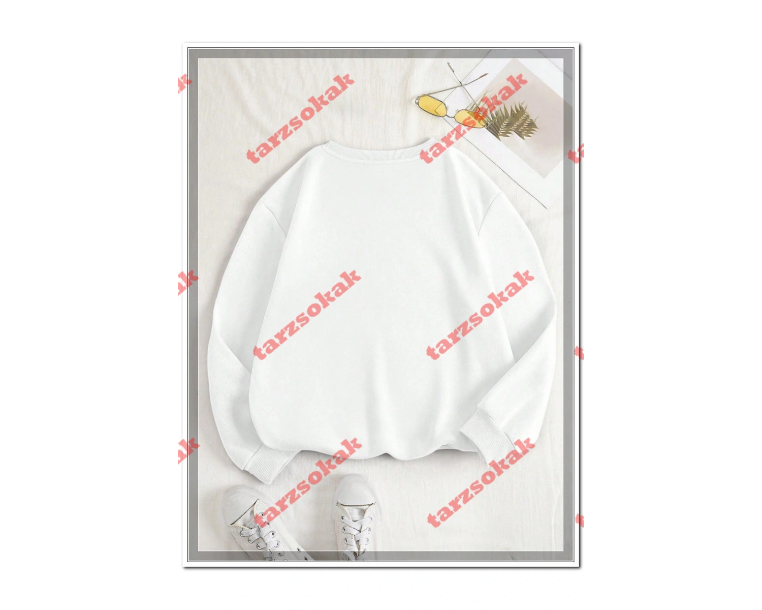 Biskilet Yaka Sweatshirt Beyaz J HARFİ İSME Özel Tasarım