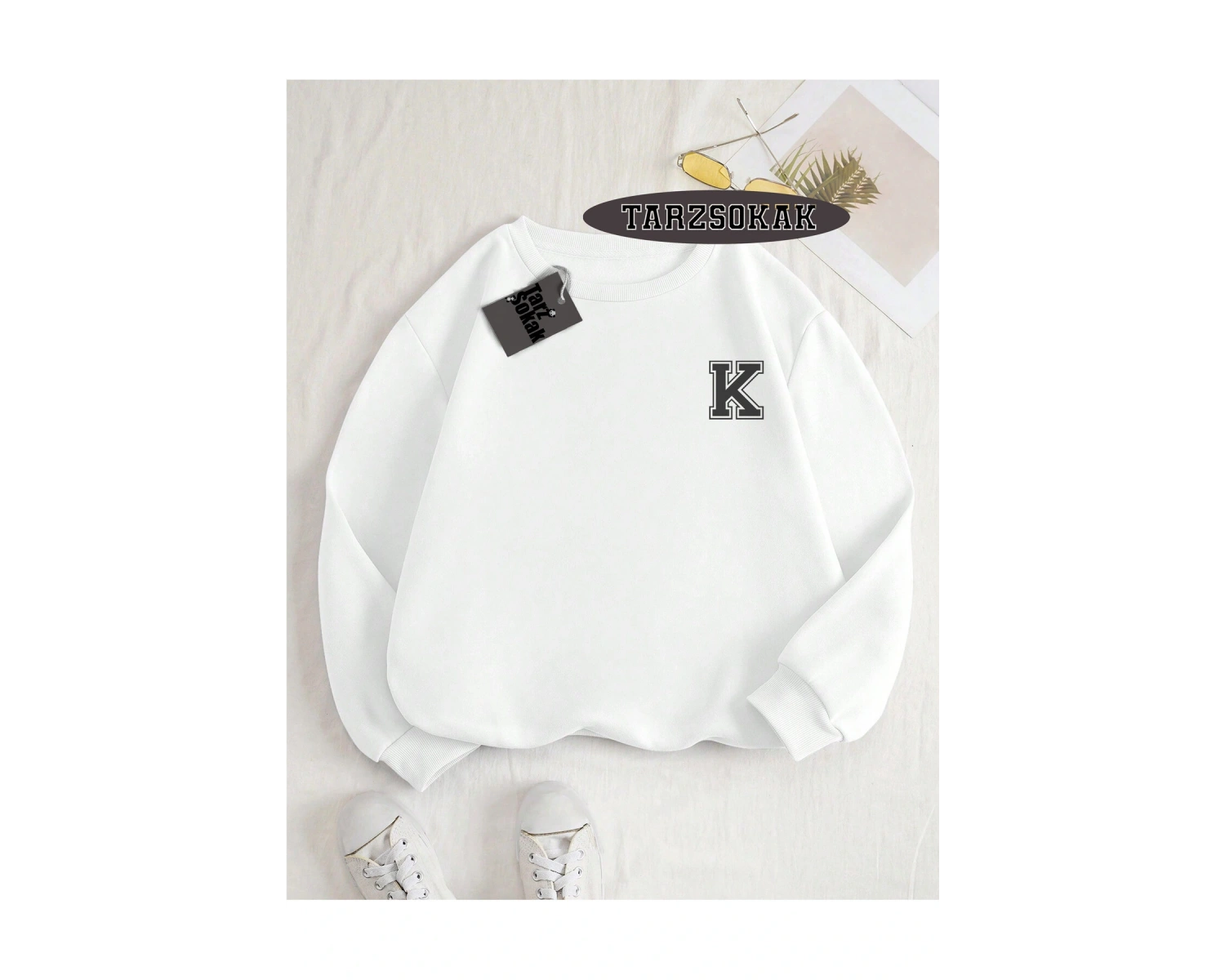 Biskilet Yaka Sweatshirt Beyaz K HARFİ İSME Özel Tasarım