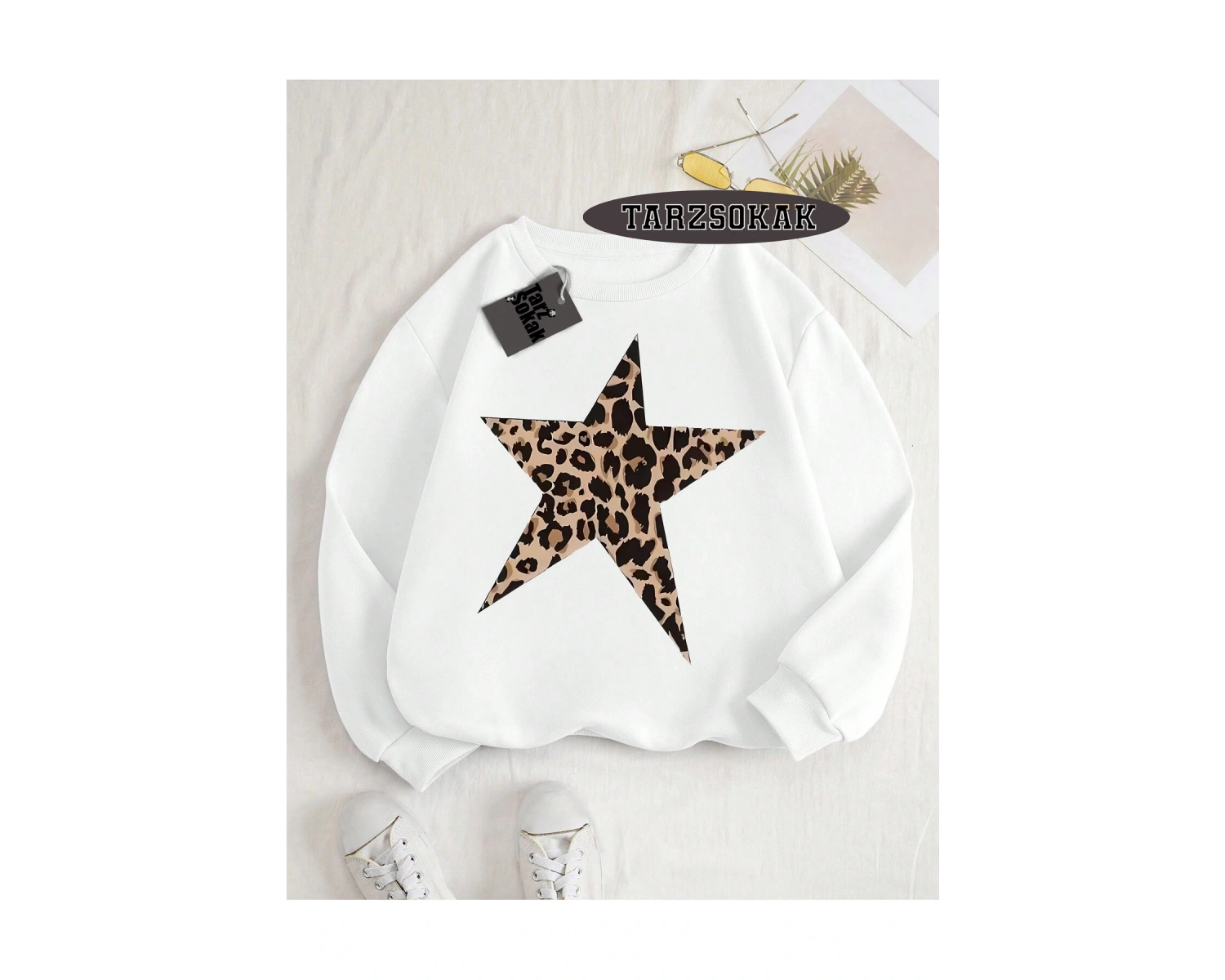 Biskilet Yaka Sweatshirt Beyaz Leopar Yıldız Özel Tasarım