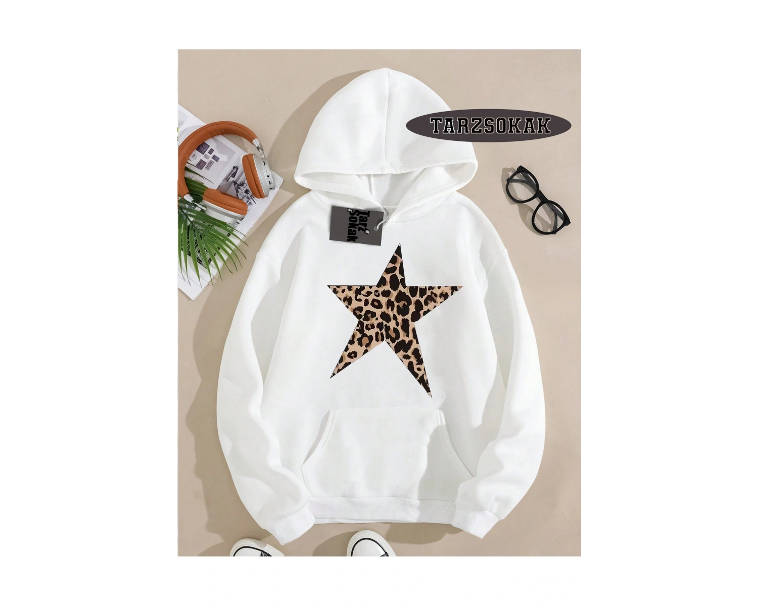 Biskilet Yaka Sweatshirt Beyaz Leopar Yıldız Özel Tasarım