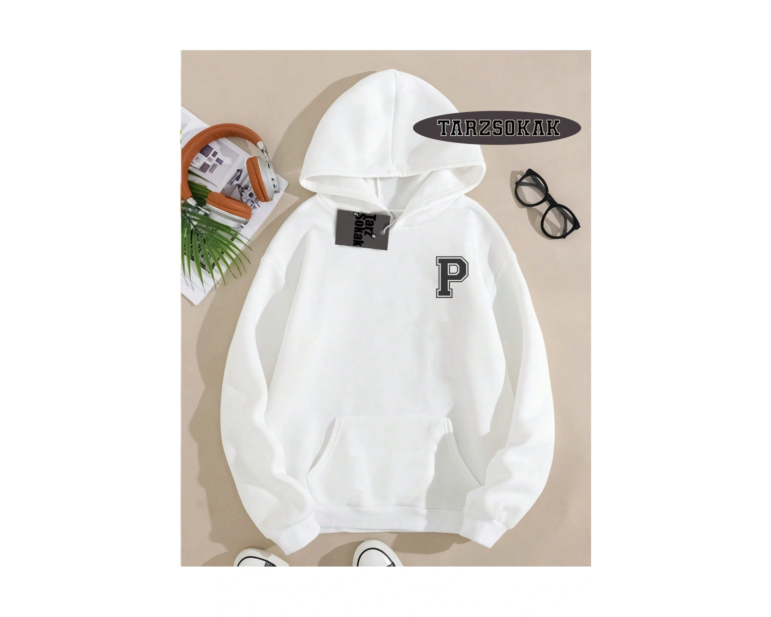 Biskilet Yaka Sweatshirt Beyaz P HARFİ İSME Özel Tasarım