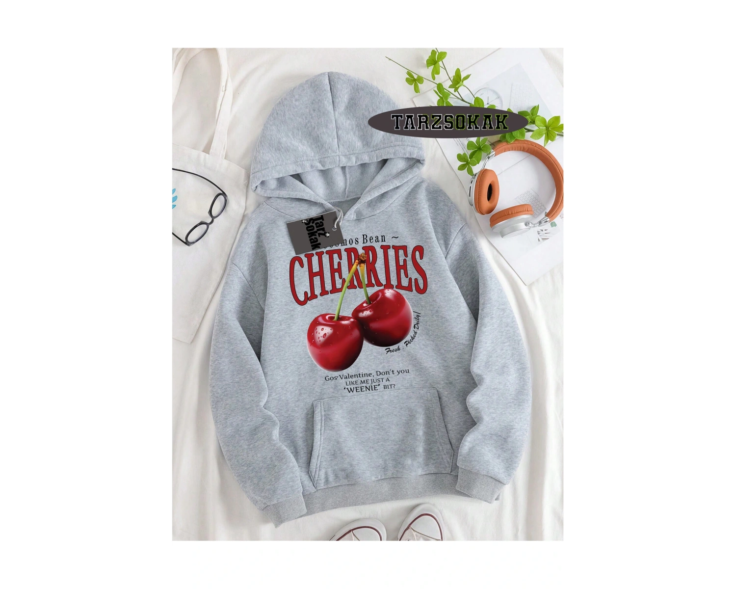 Biskilet Yaka Sweatshirt Beyaz Red Cherries Özel Tasarım