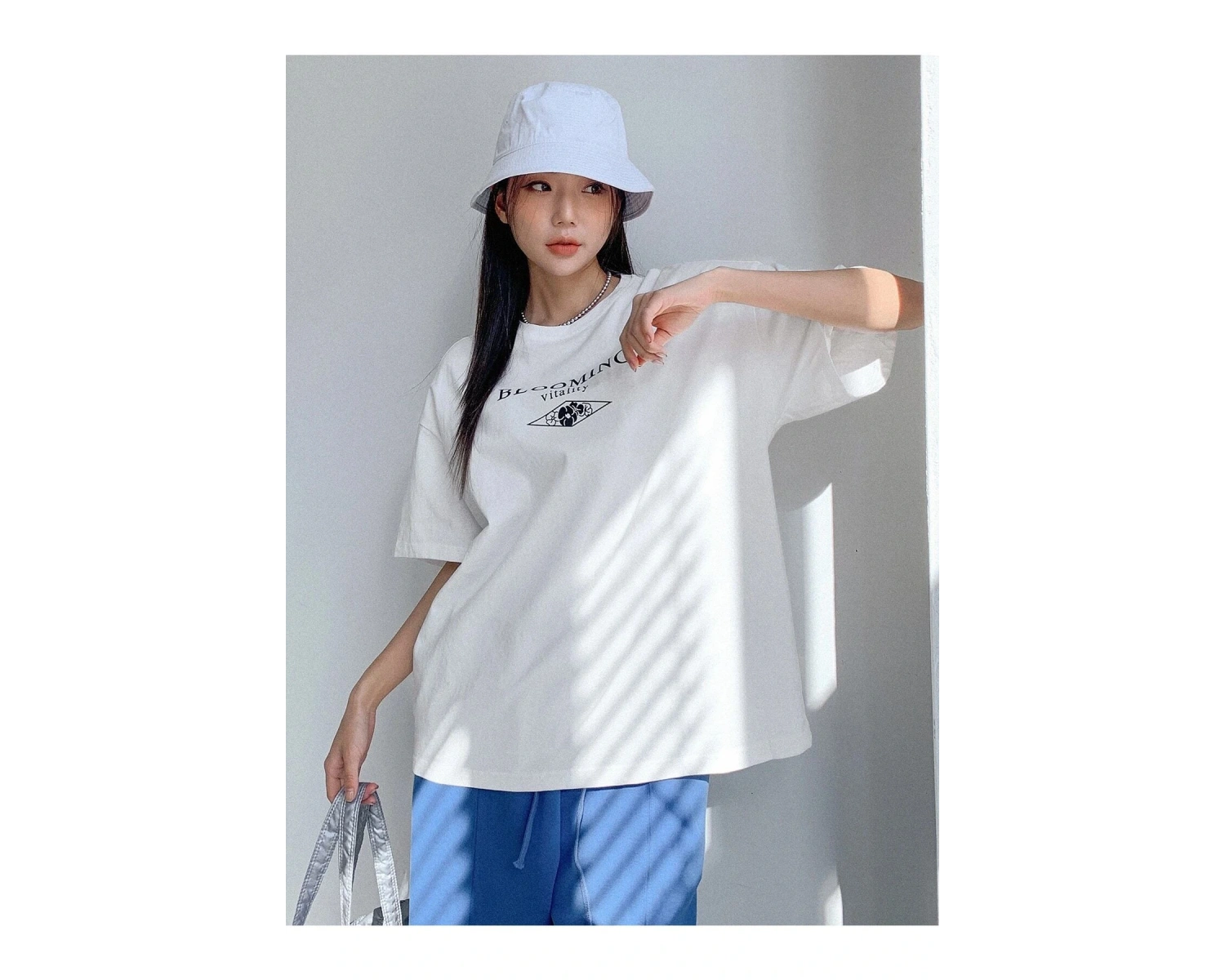 Blooming Vitality Baskılı Beyaz Oversize Tişört