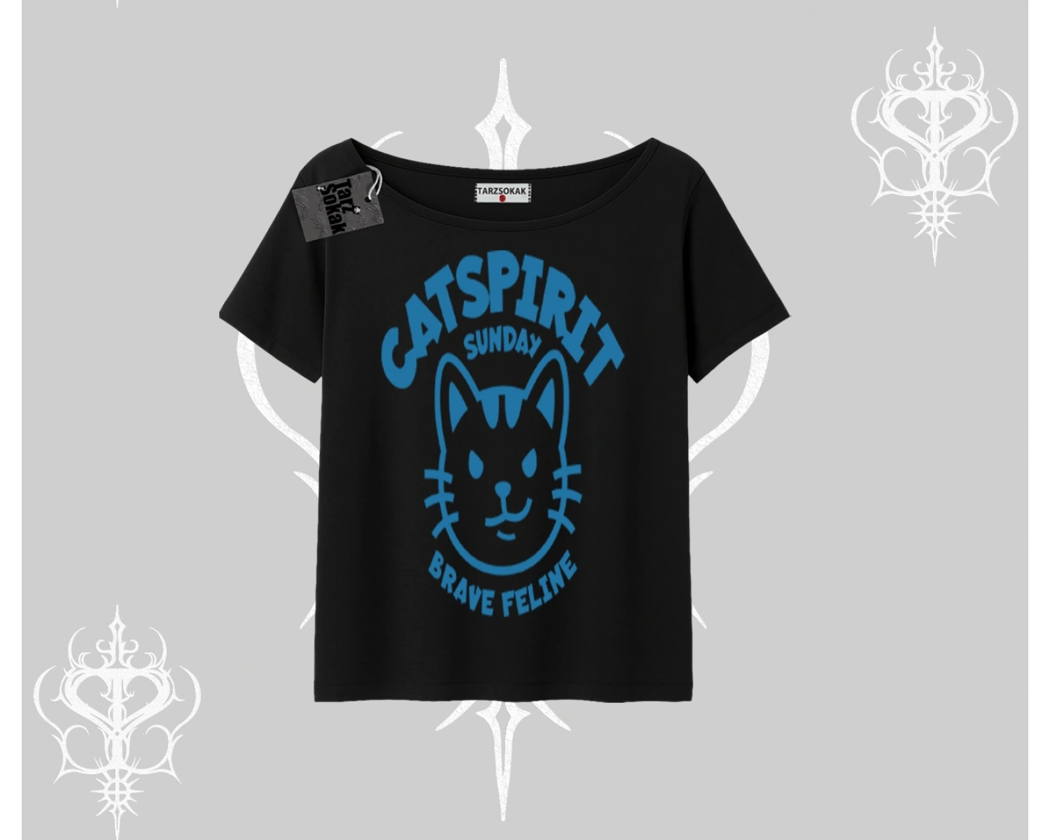 Catspirit Sunday Brave Feline Yazılı Kedi Baskılı Kayık Yaka Tshirt