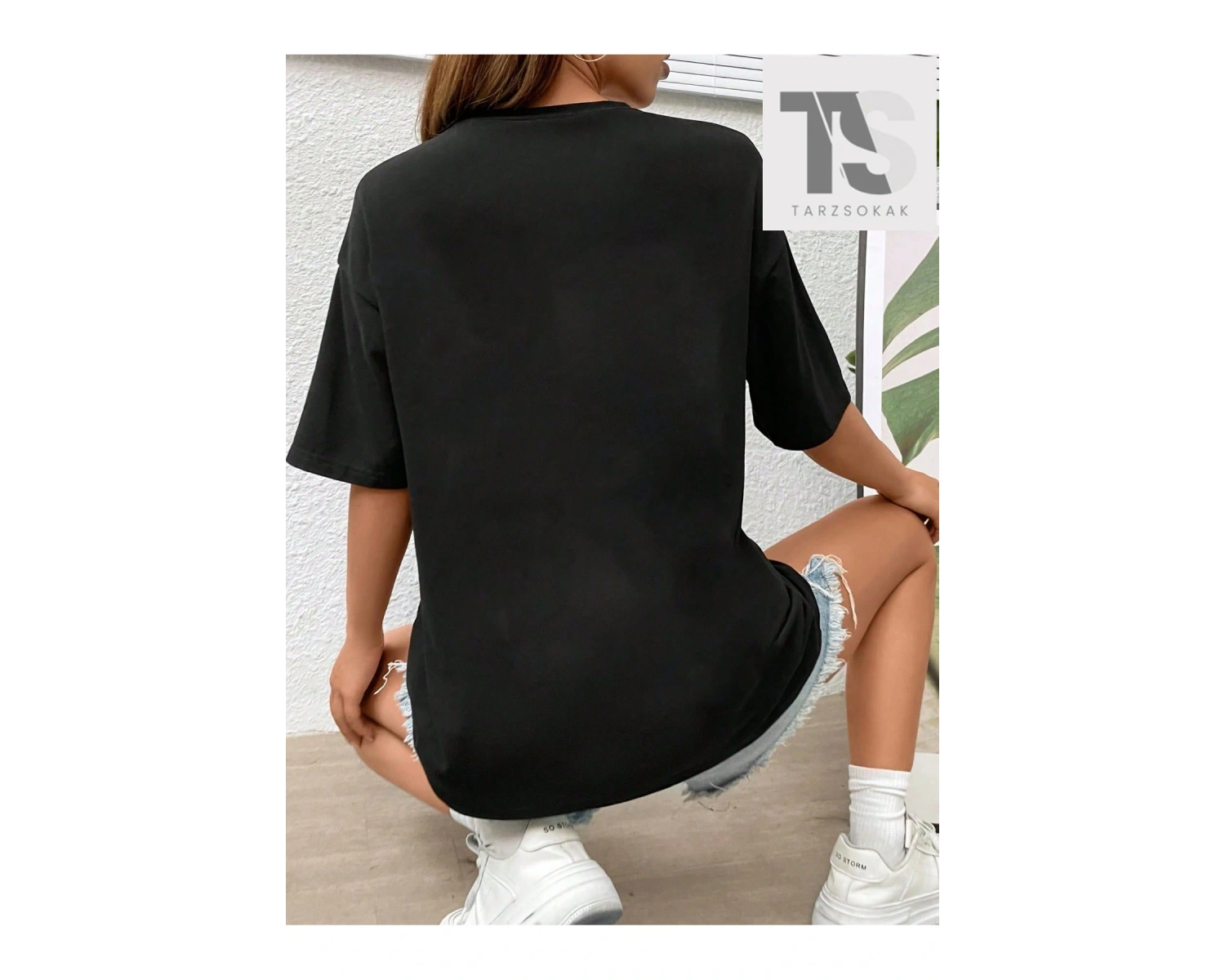 Çiçek, Mektup ve Meryem Ana Baskılı Tişört