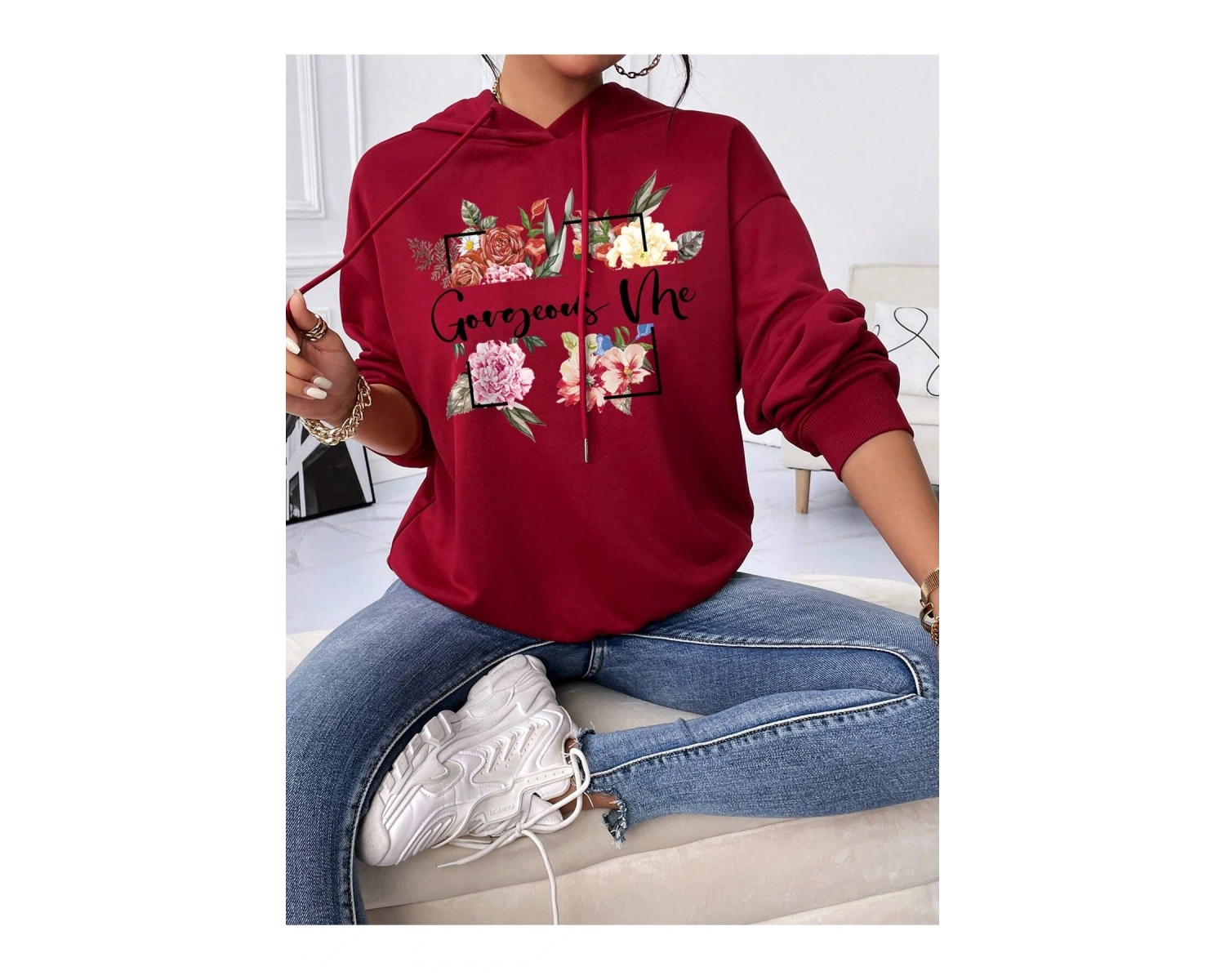 Çiçek ve Slogan Grafikli Düşük Omuzlu İpli Kapüşonlu Üst Bordo