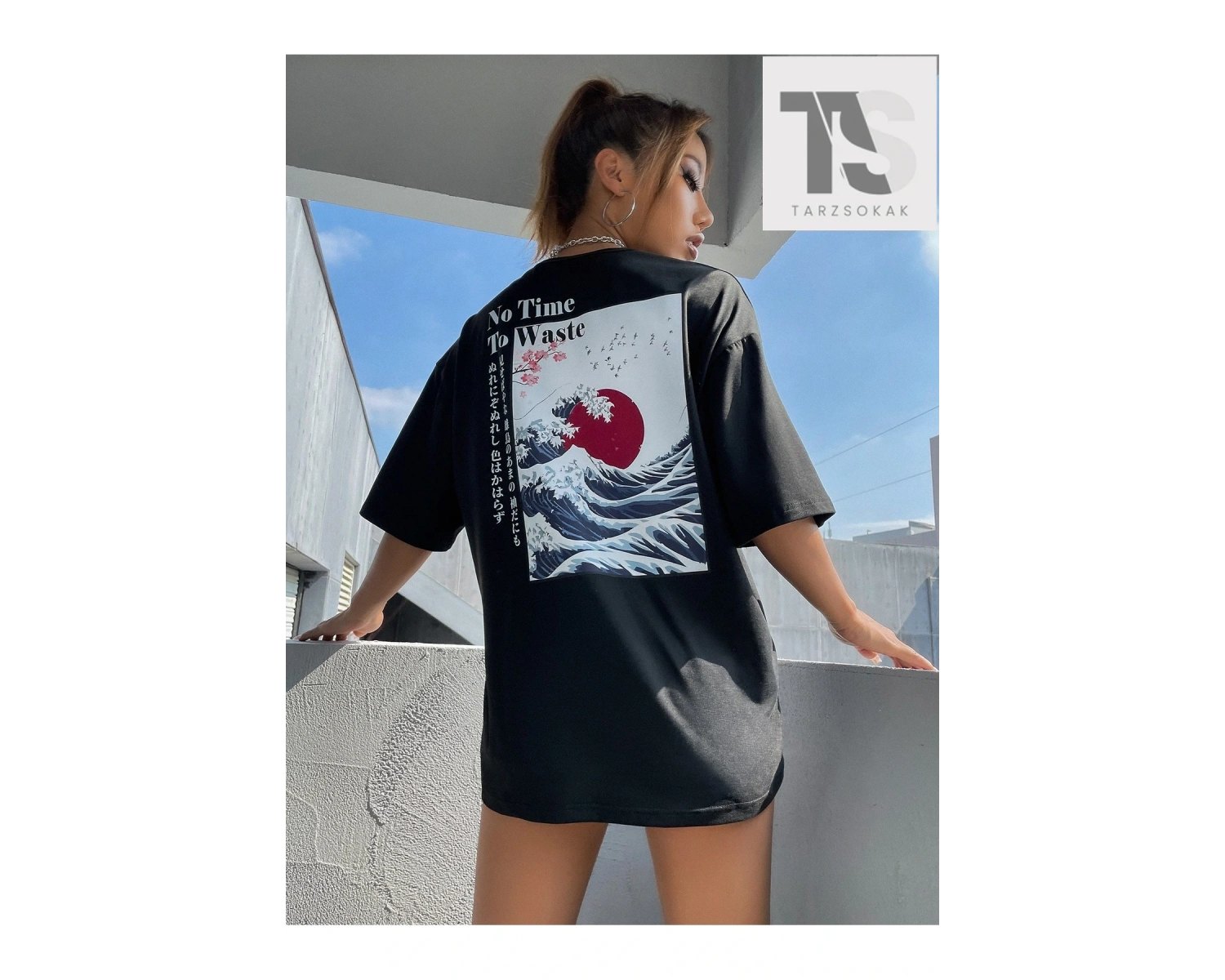 Coolane Japon Grafikli Düşük Omuzlu Tişört