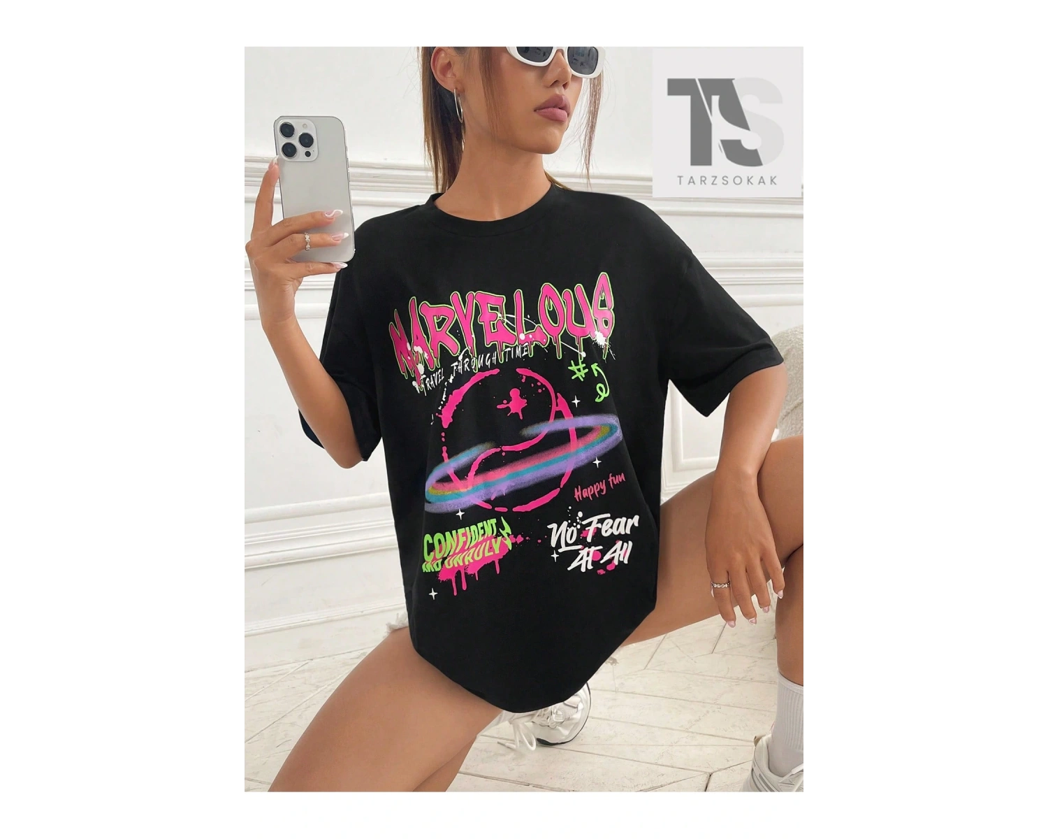 Coolane Motosiklet ve Harf Grafikli Düşük Omuz Tişörtü